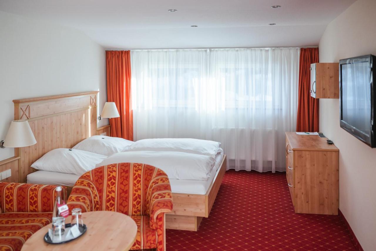 Hotel Waldeck Mit Restaurant "Florian'S" Feldberg  Exterior photo