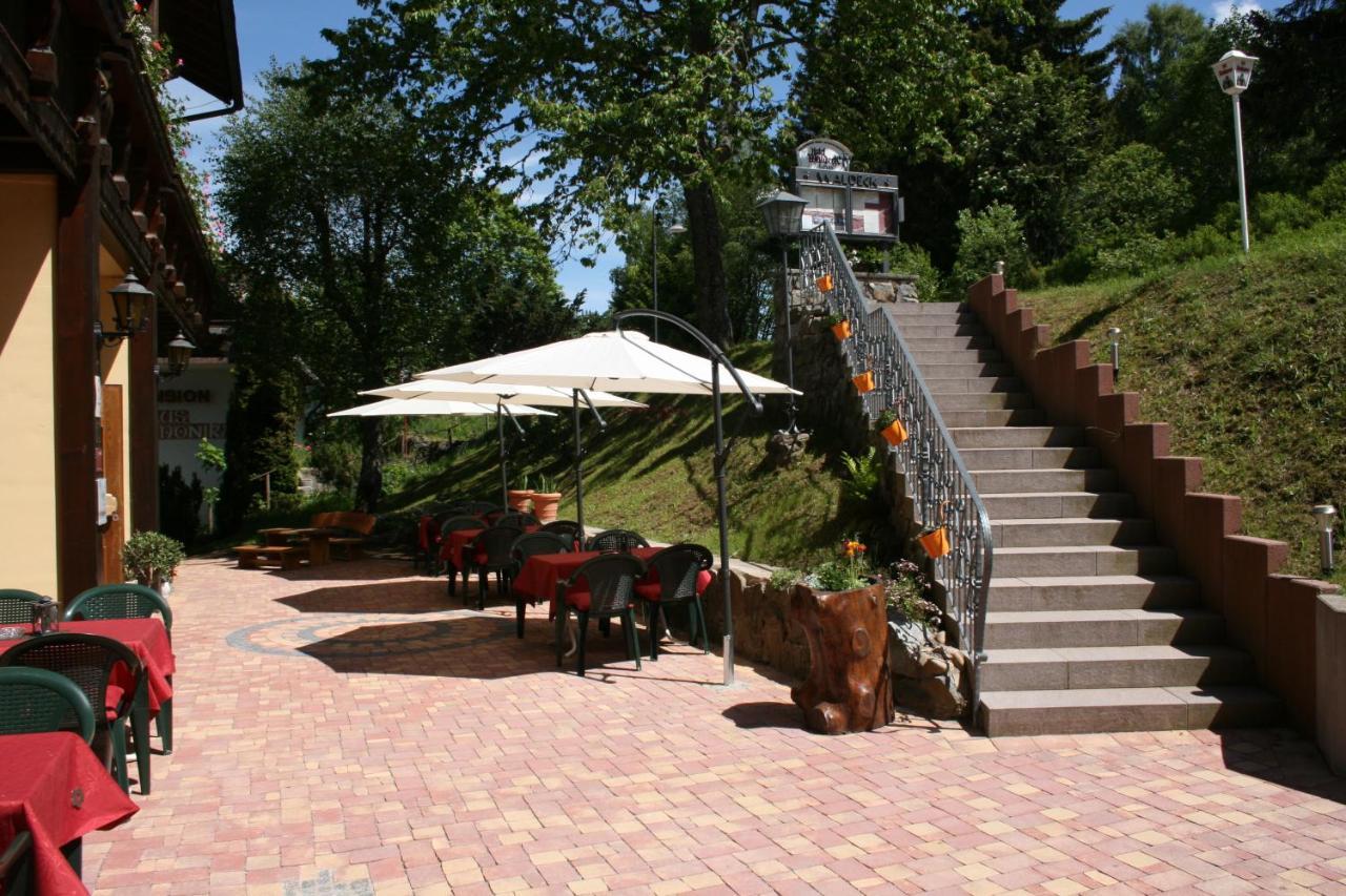 Hotel Waldeck Mit Restaurant "Florian'S" Feldberg  Exterior photo