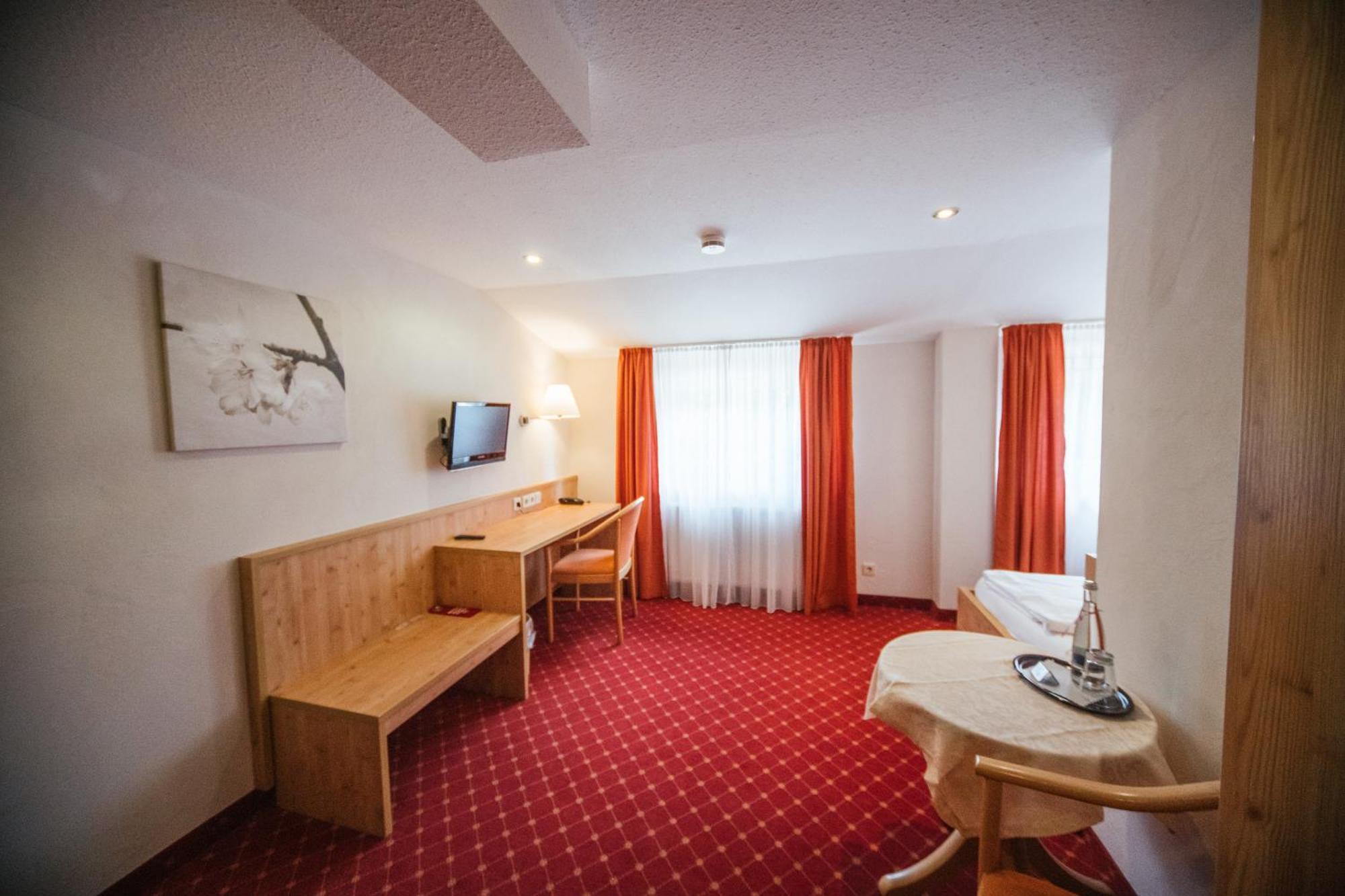 Hotel Waldeck Mit Restaurant "Florian'S" Feldberg  Room photo